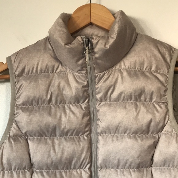 Eddie Bauer Womens Goose Down Puffer Vest Jacket Size XS Light Gray - Picture 2 of 11